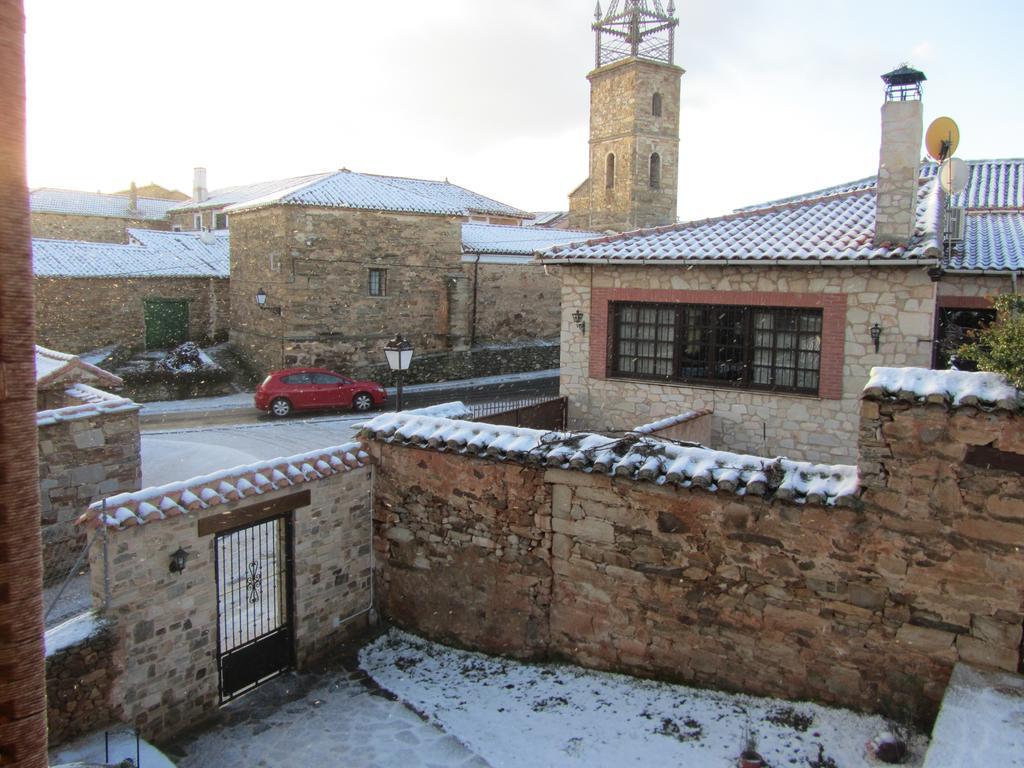 La Posada De Toribia Val De San Lorenzo Екстер'єр фото
